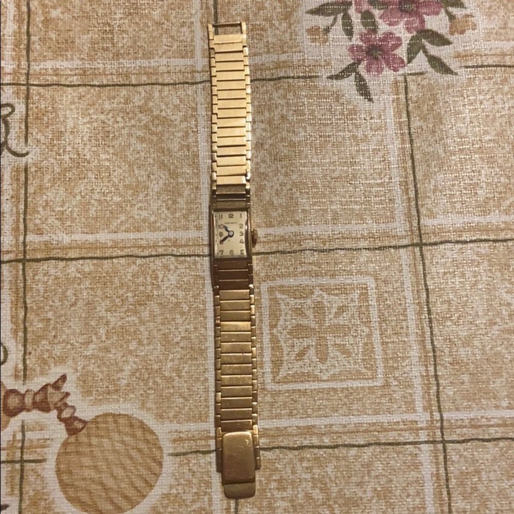 Neiman Marcus Watch Women’s 14k gold